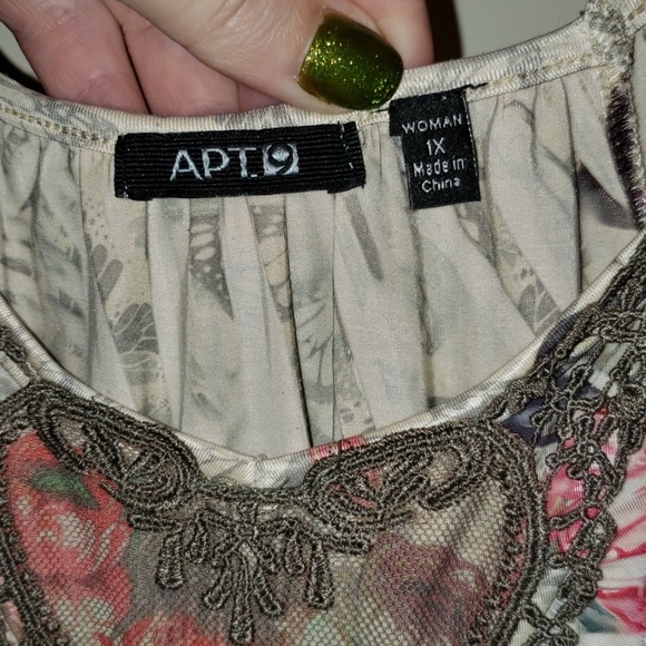 APT. 9 Top 1X - Picture 2 of 4